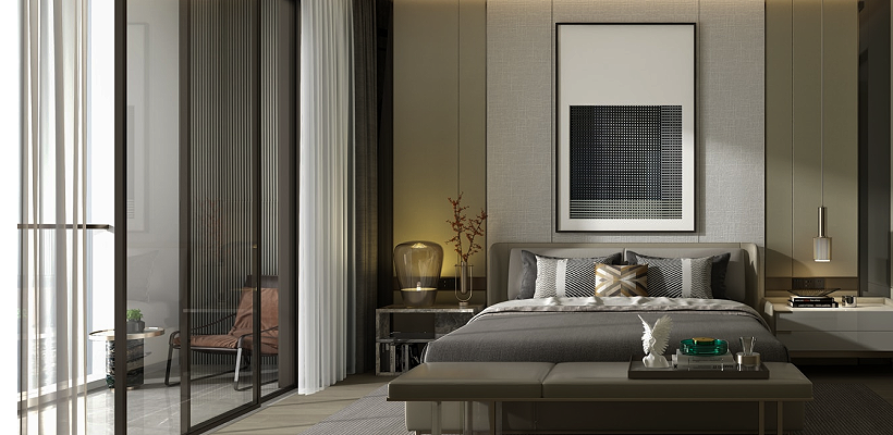 壁掛けがあるリビングの写真