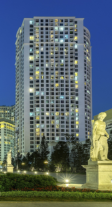 ビルの夜景の写真